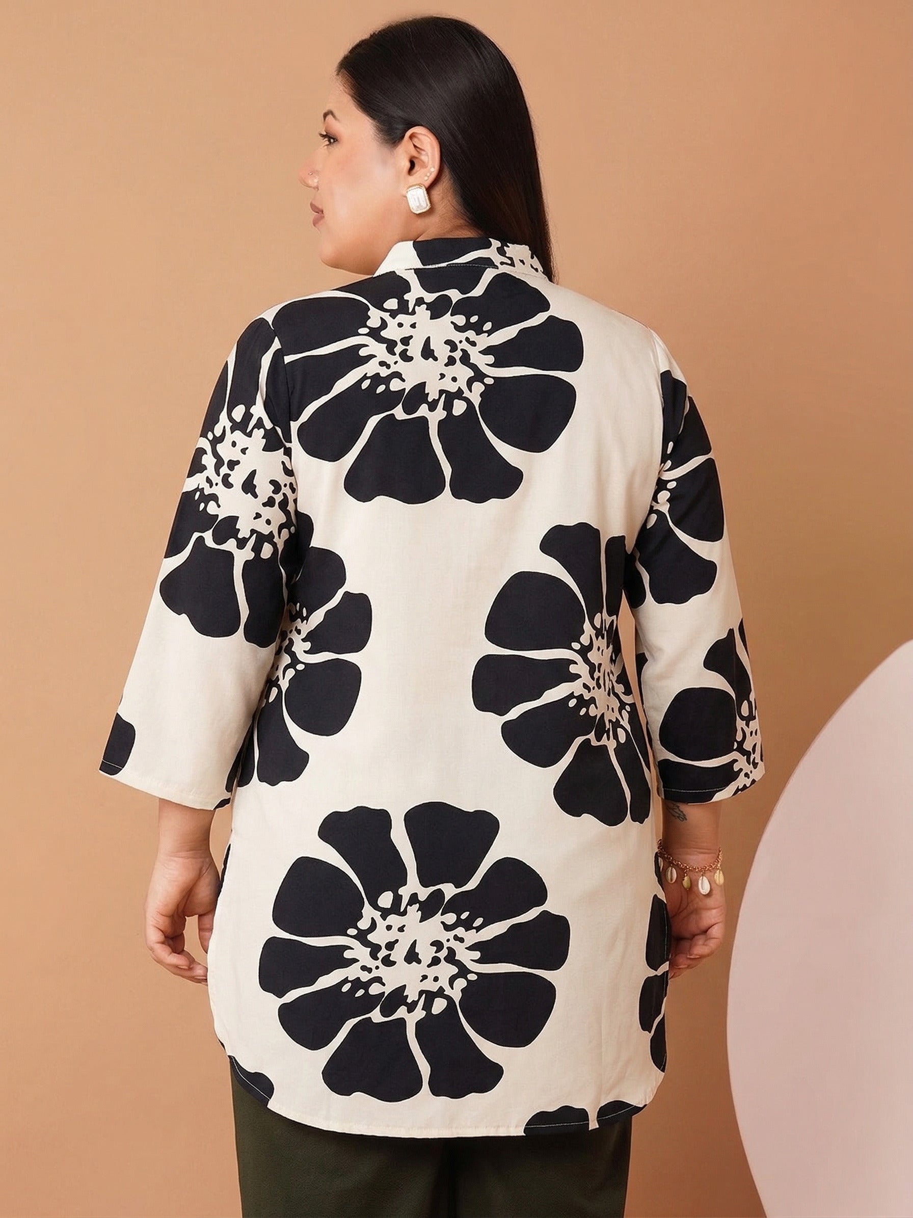 U&F Beyond Women's Plus Size Beige Floral Printed Crepe Shirt Style Top