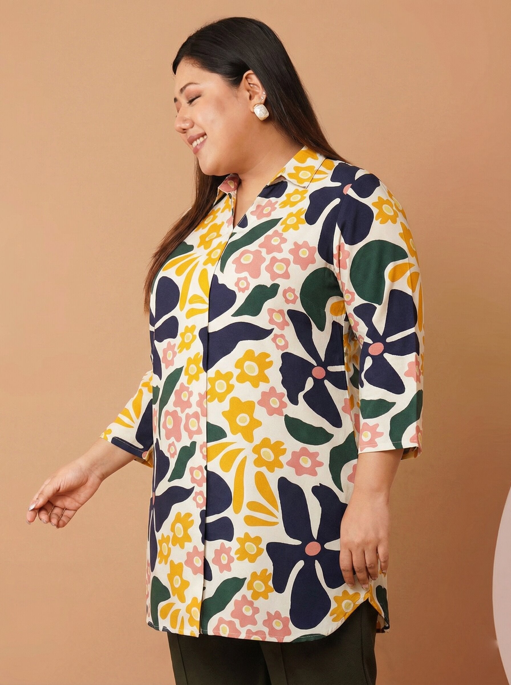 U&F Beyond Women`s Plus Size Multicolor Floral Printed Shirt Style Top