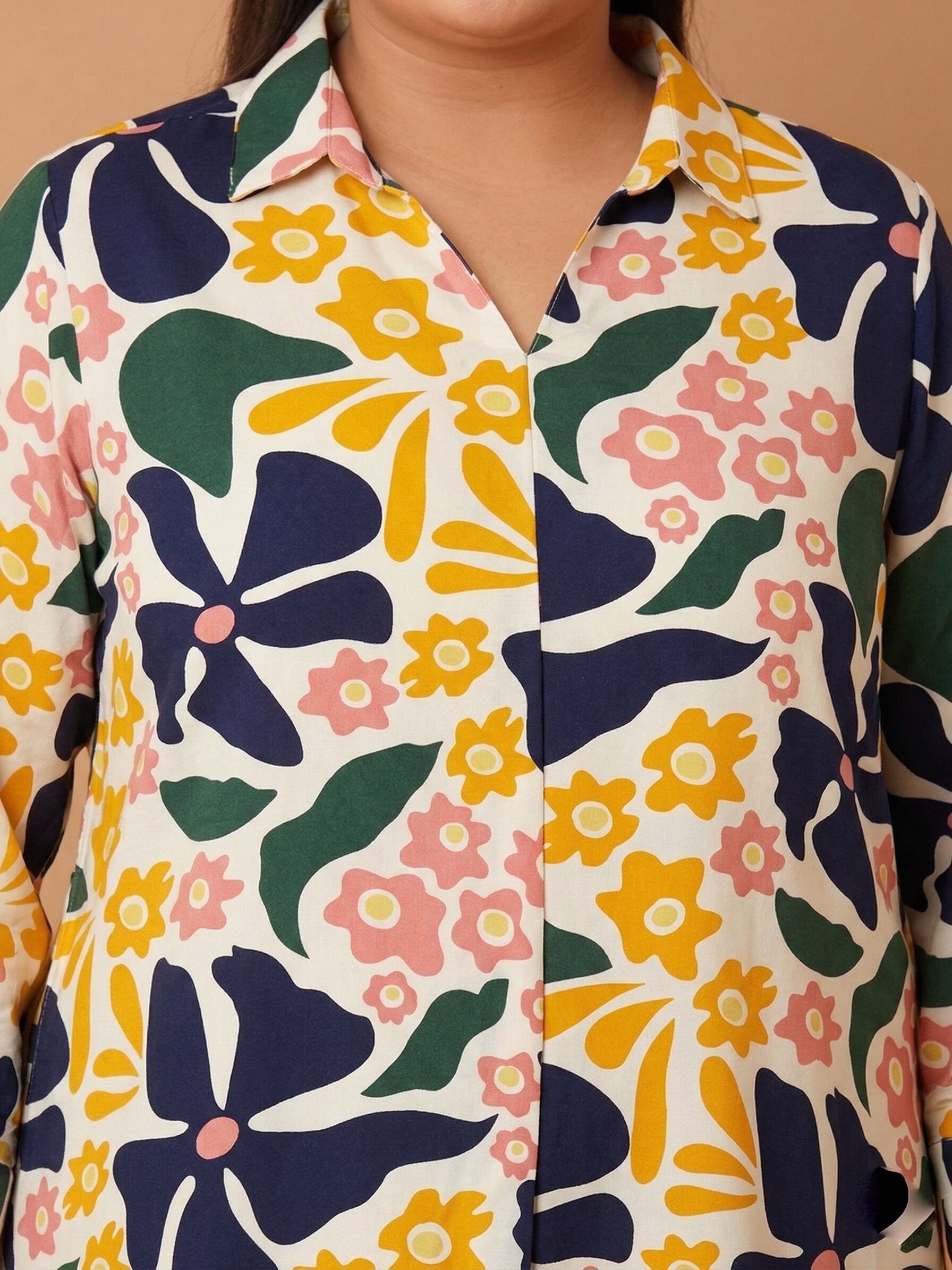 U&F Beyond Women`s Plus Size Multicolor Floral Printed Shirt Style Top