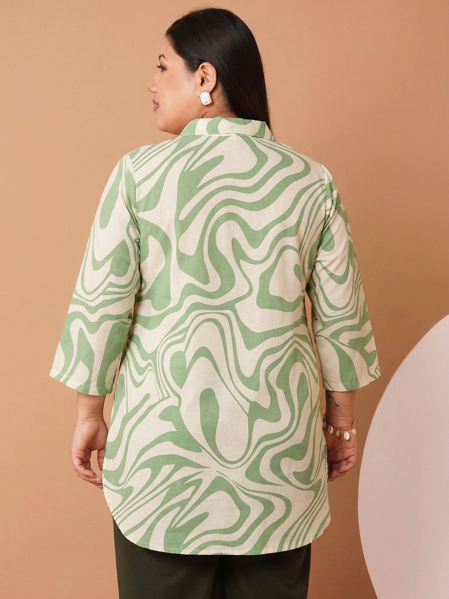 U&F Beyond Women`s Plus Size Mint Green Abstract Print Shirt Style Top
