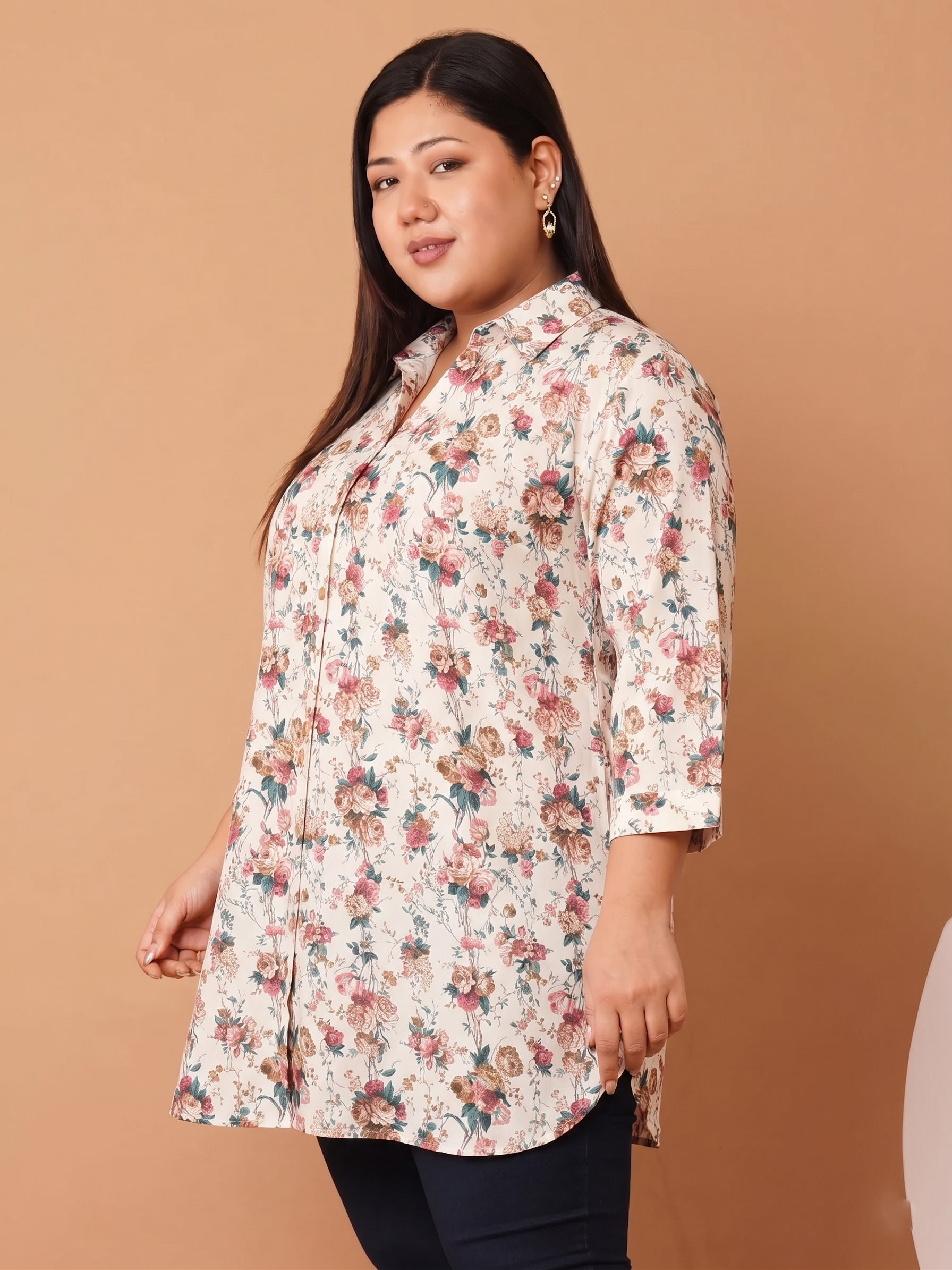 U&F Beyond Women's Plus Size White Floral Print Plus Size Shirt Style Top