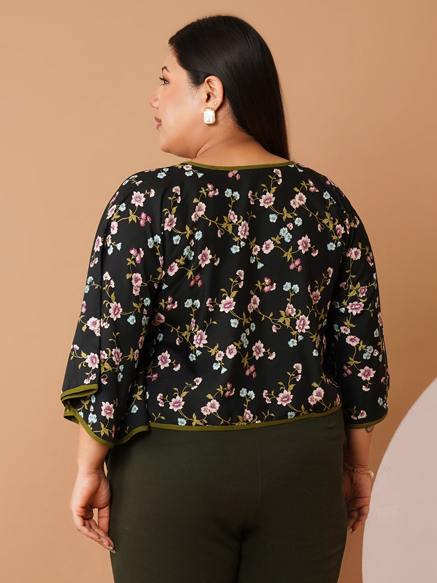 U&F Beyond Black Floral Printed Crepe Flared Sleeve Crop Top